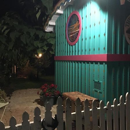 The Gypsy Rose Wagon Apartment Балингъп Екстериор снимка
