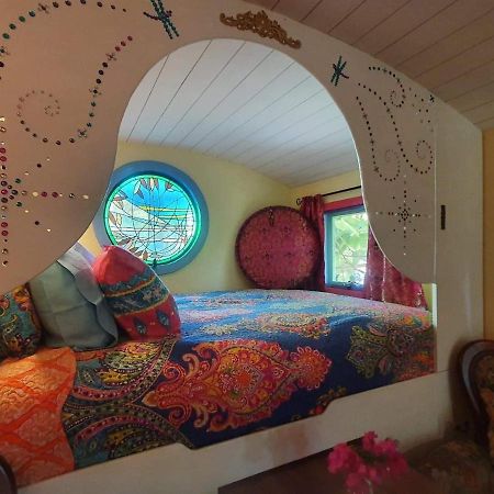 The Gypsy Rose Wagon Apartment Балингъп Екстериор снимка