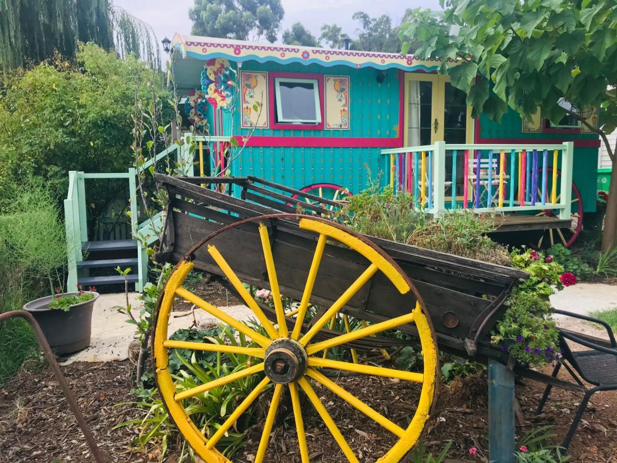 The Gypsy Rose Wagon Apartment Балингъп Екстериор снимка