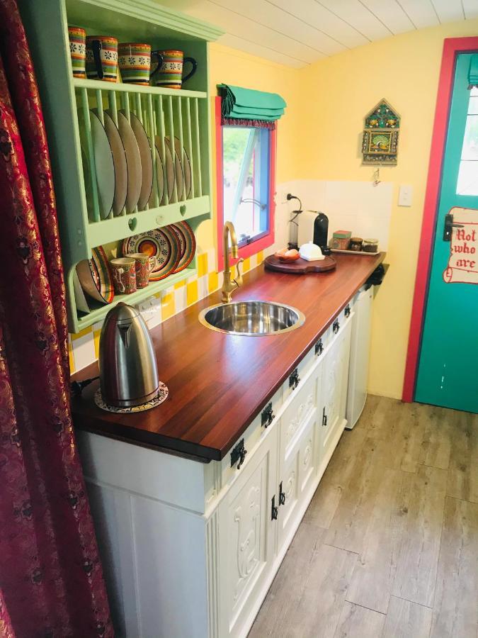 The Gypsy Rose Wagon Apartment Балингъп Екстериор снимка