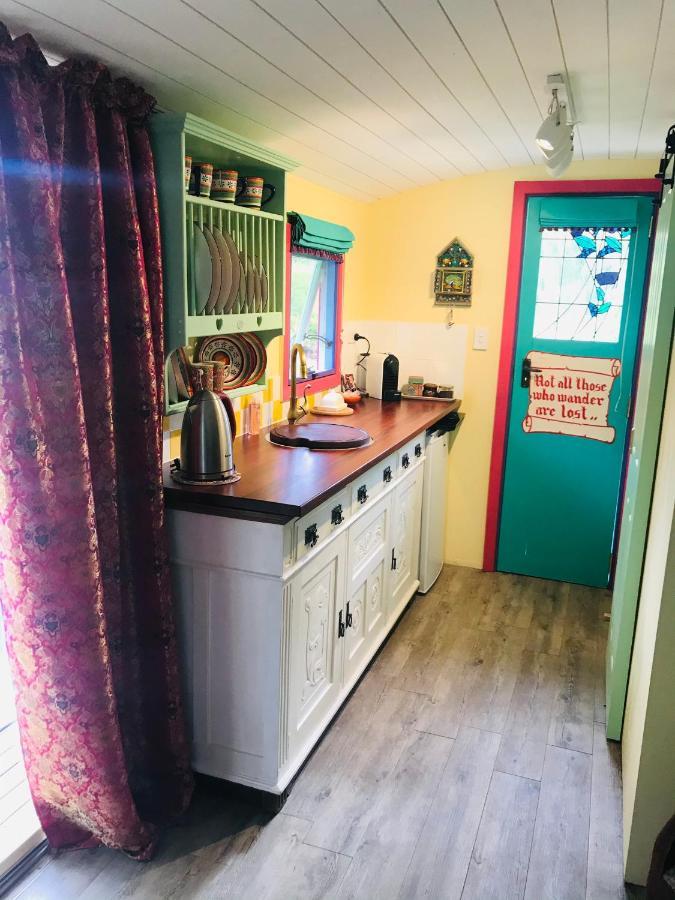 The Gypsy Rose Wagon Apartment Балингъп Екстериор снимка