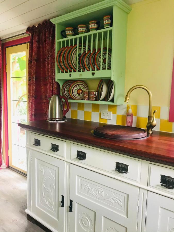 The Gypsy Rose Wagon Apartment Балингъп Екстериор снимка