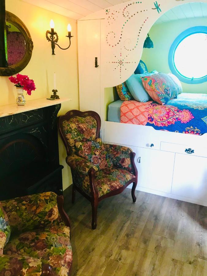 The Gypsy Rose Wagon Apartment Балингъп Екстериор снимка