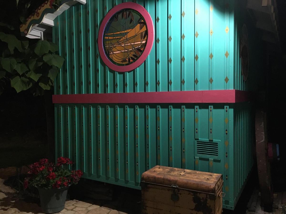 The Gypsy Rose Wagon Apartment Балингъп Екстериор снимка